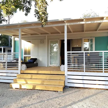 Kamp alanı Innmare Mobile Homes Biograd Na Moru