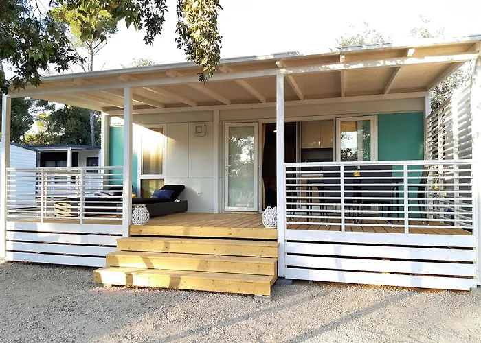 Kamp alanı Innmare Mobile Homes Biograd Na Moru